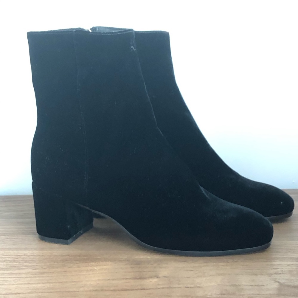 Brand New M Gemi Black Corsa Velour Booties Sz 7.5